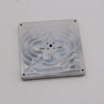 خدمات فرش CNC فلزی ODM OEM 3 4 5 محور